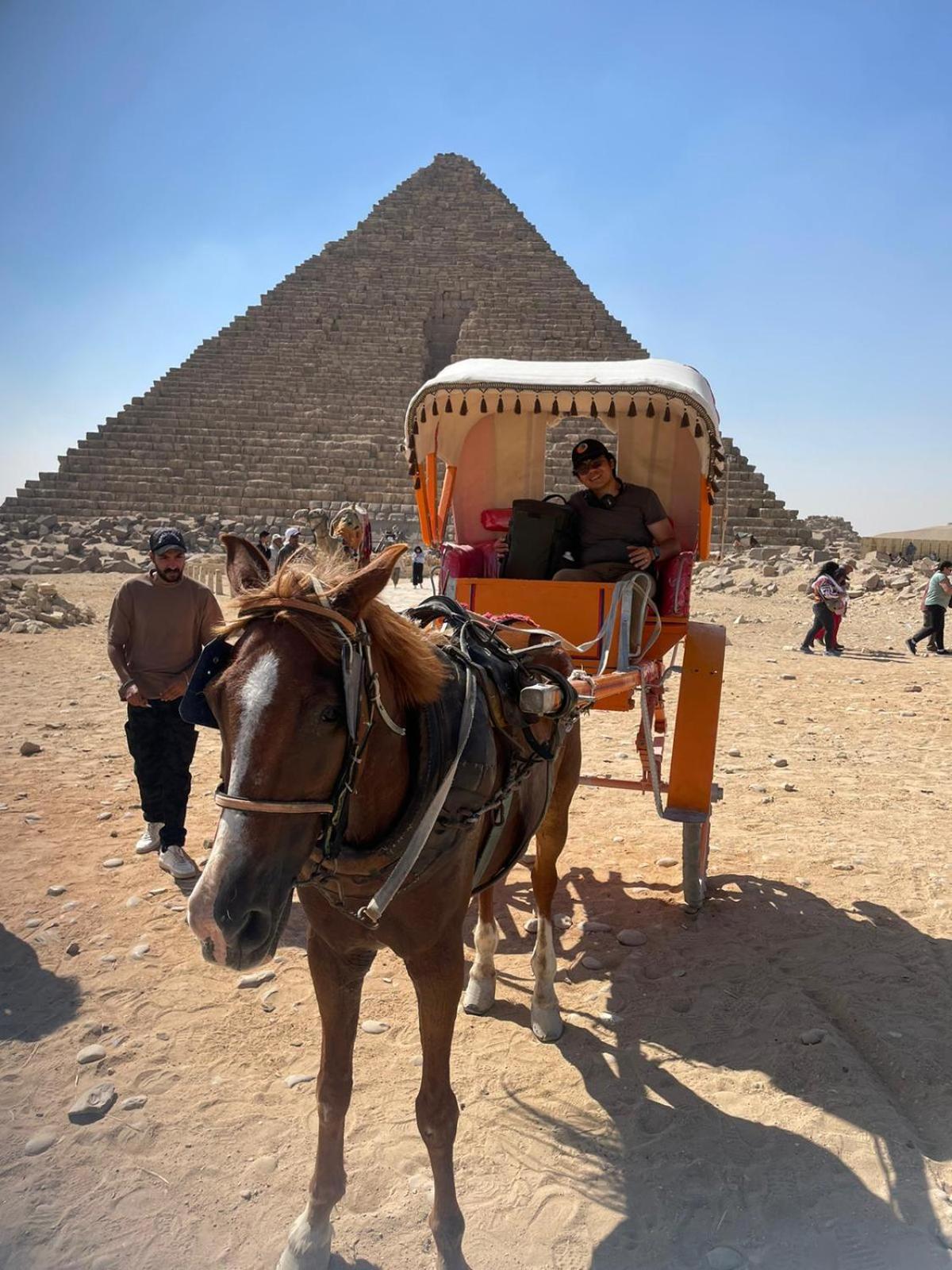 Momen Pyramids Inn Kafrat al Jabal Bagian luar foto